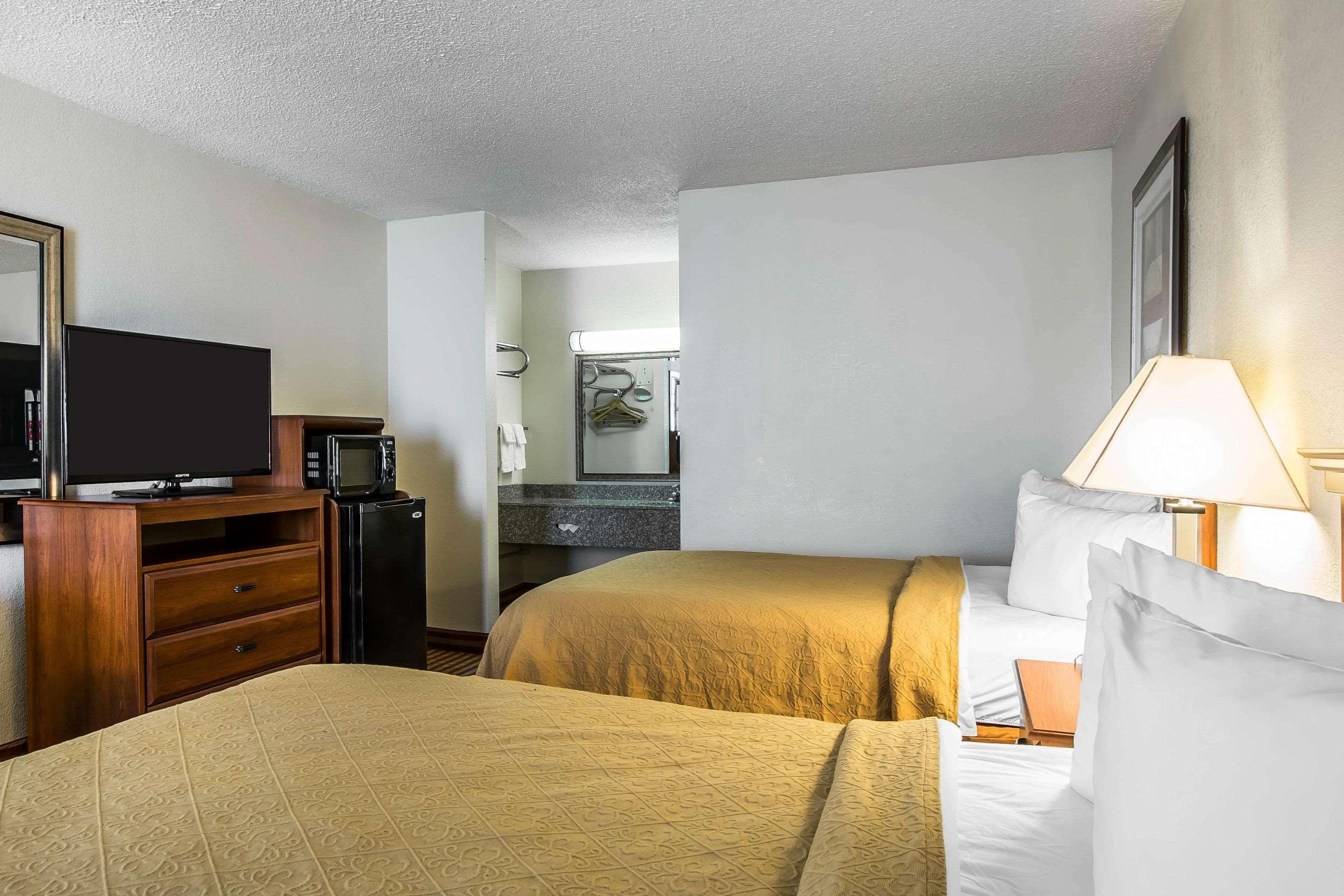 Quality Inn Мадисон Экстерьер фото