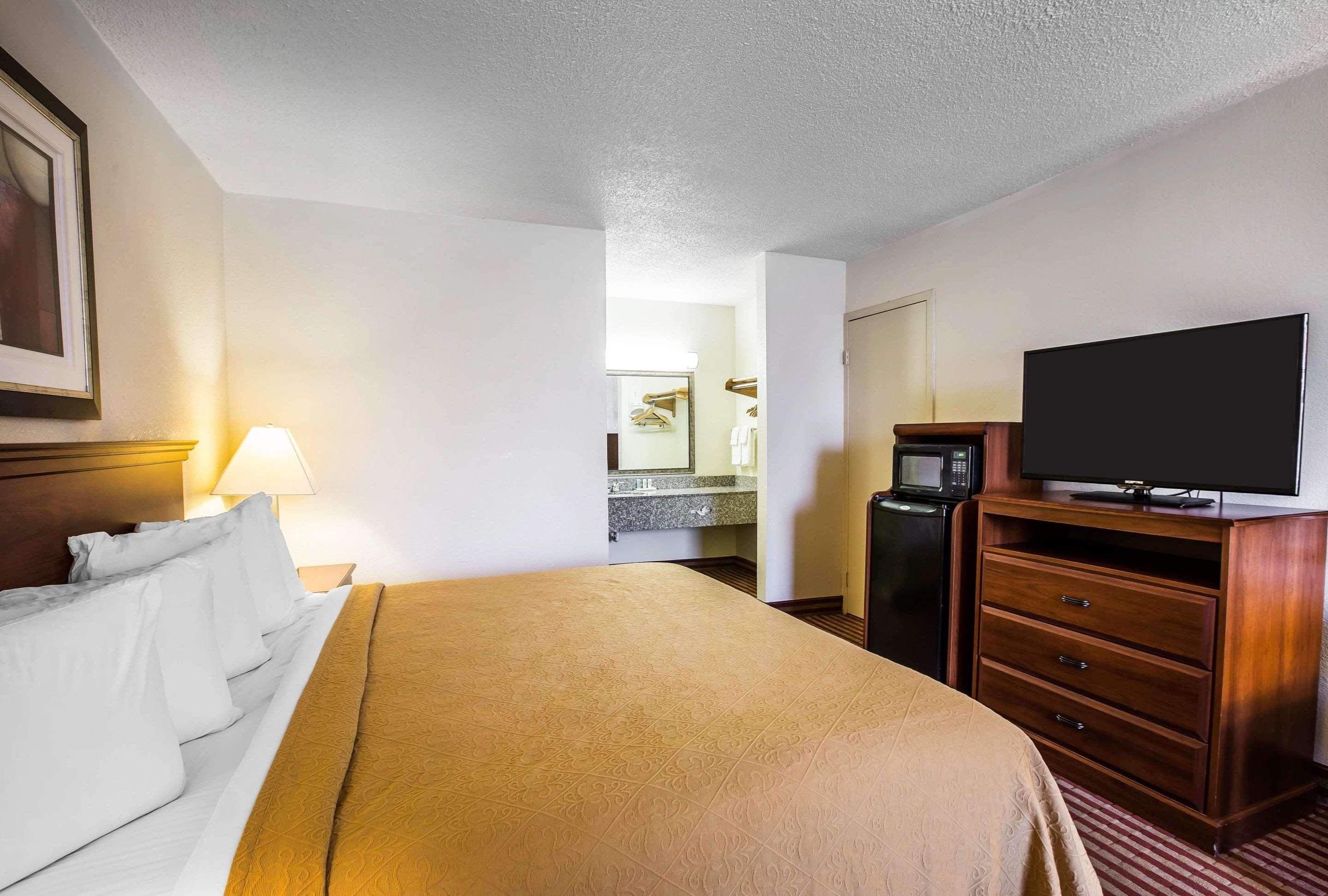 Quality Inn Мадисон Экстерьер фото