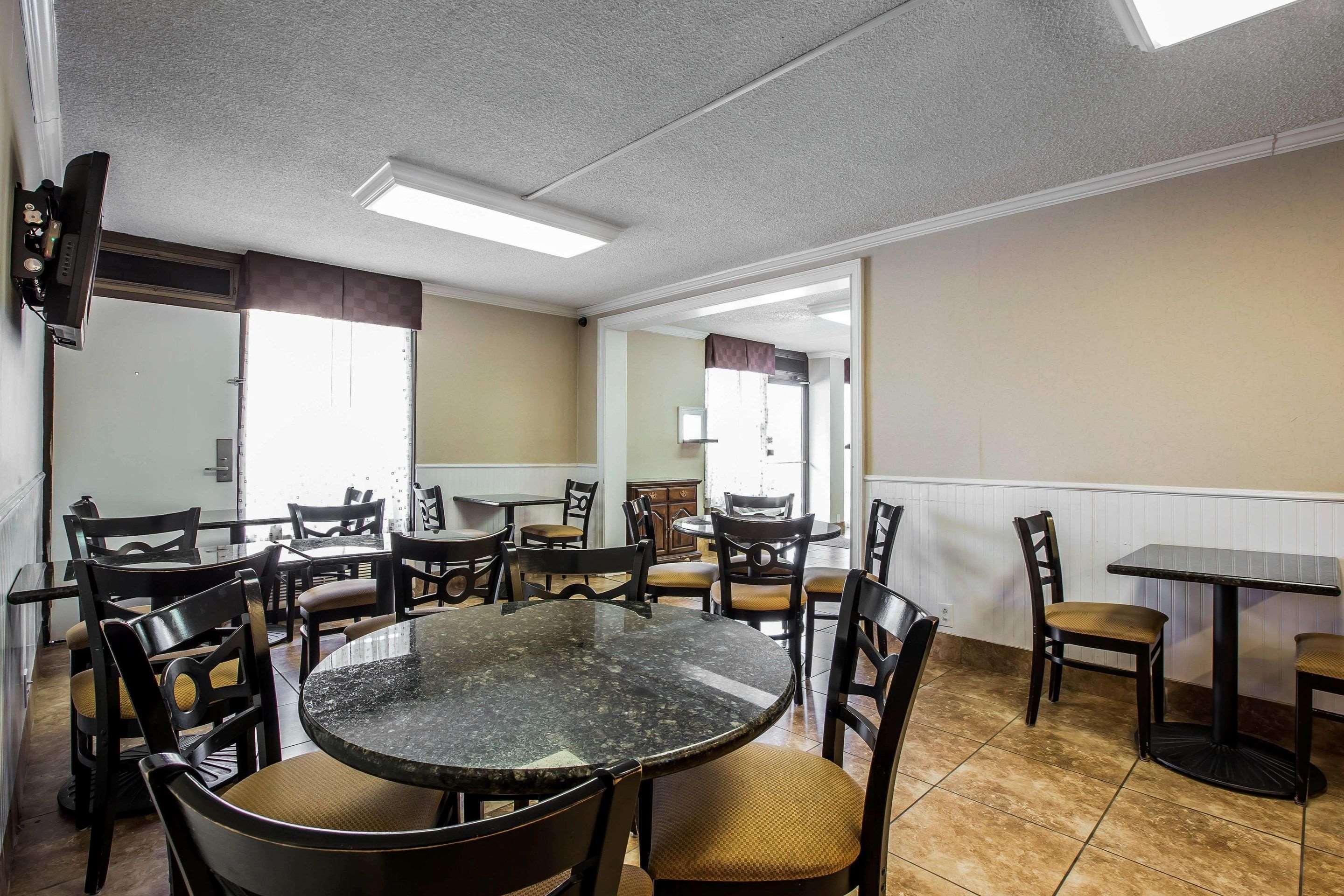 Quality Inn Мадисон Экстерьер фото