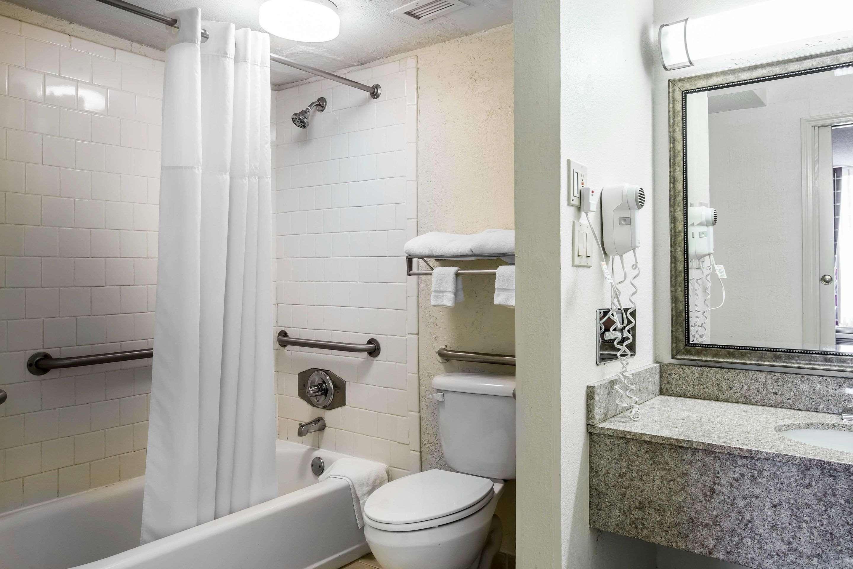 Quality Inn Мадисон Экстерьер фото